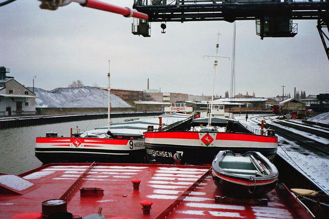 Niedersachsen im Hafen Hannover Linden 1984